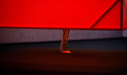 Tsuruko Yamazaki, Red (Shape of Mosquito Net), (1956) | foto © MUSA, courtesy Fondazione MAXXI